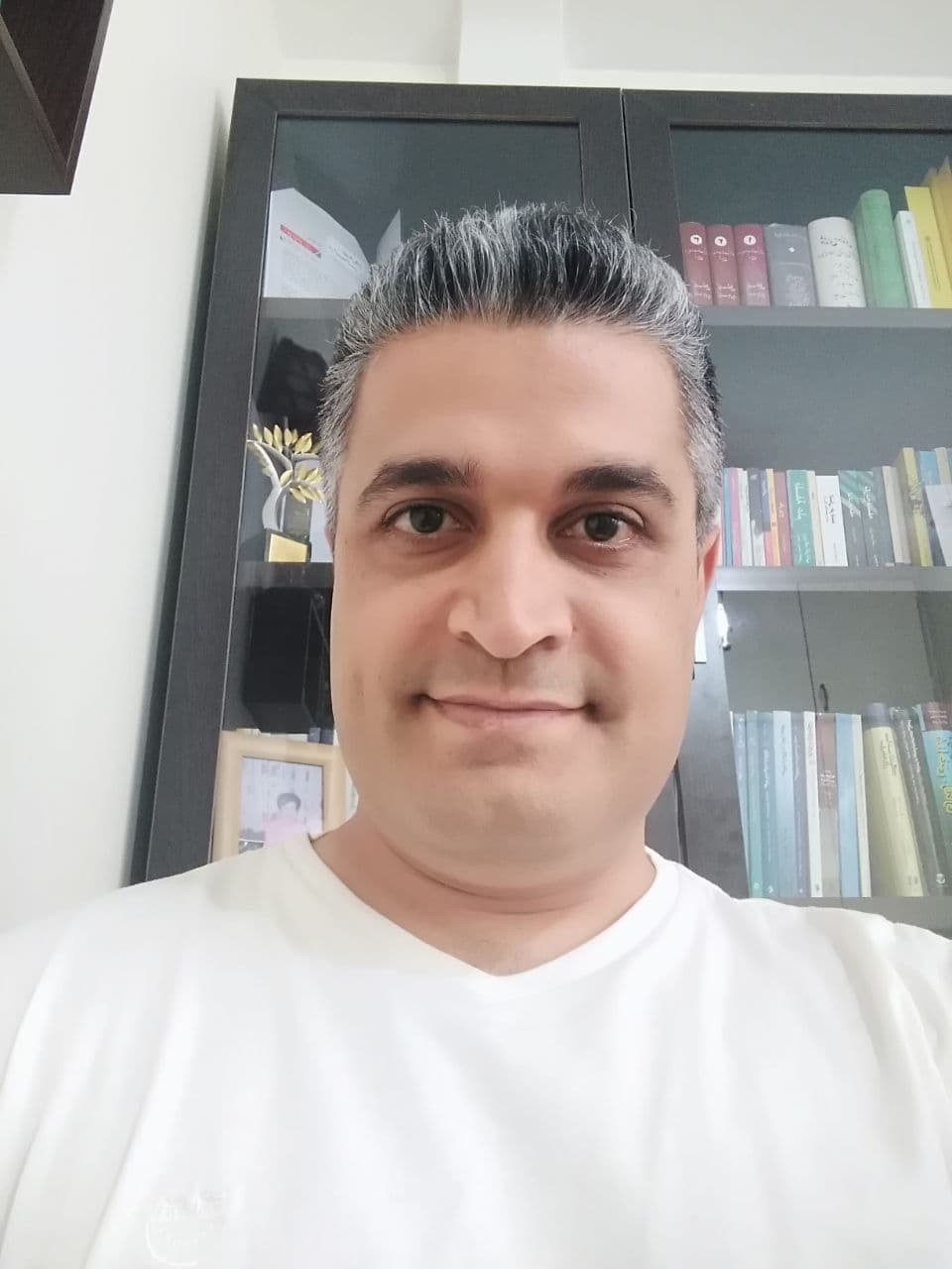 علی میوه نژاد